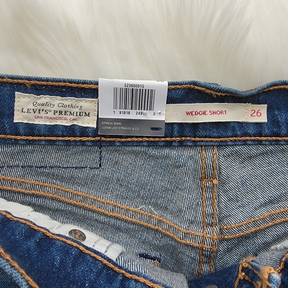 Levi's Wedgie Medium Wash Denim Shorts - Picture 3 of 4